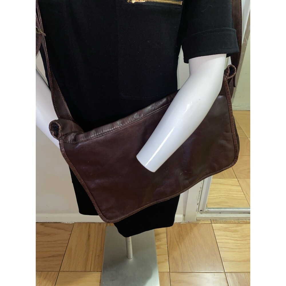 FRYE 100% Genuine Leather Messenger Bag, Dark Brown  (Unisex)  Butter Soft Strap - Picture 14 of 15